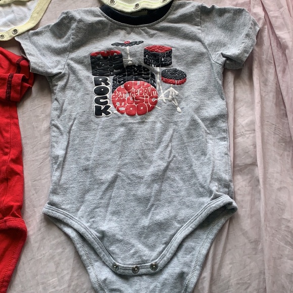 6-9M clothes lot - Picture 4 of 14